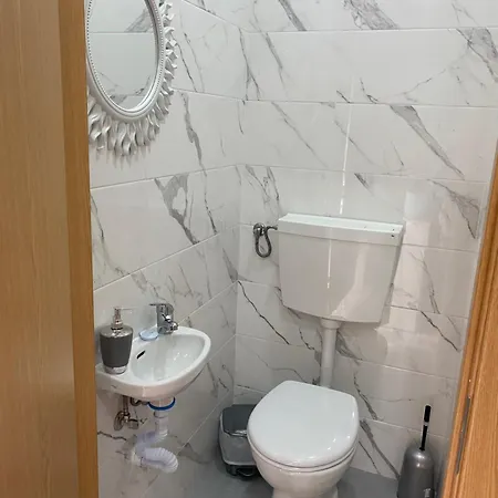 Casa Avó Velha Duplex - Faneca Nazaré